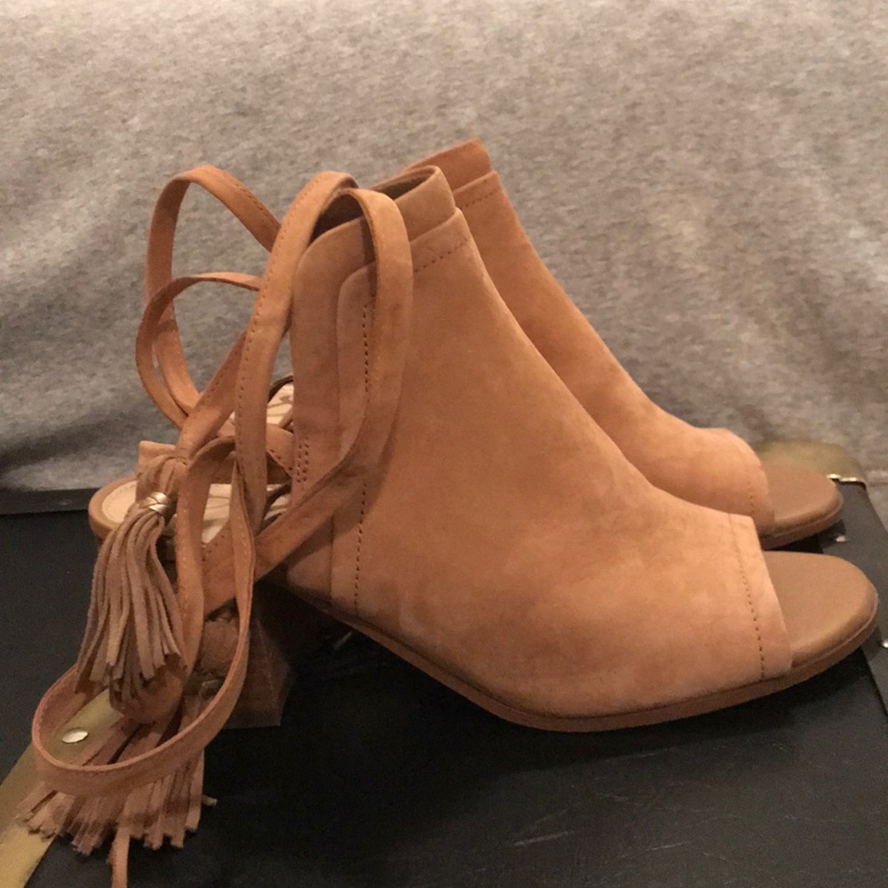 Tan suede Sam Edelman sandals